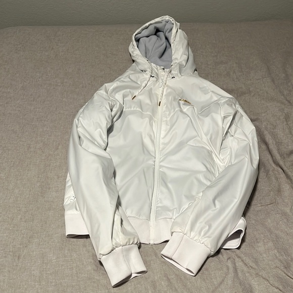 Nike Other - Nike Windrunner - White/Gold